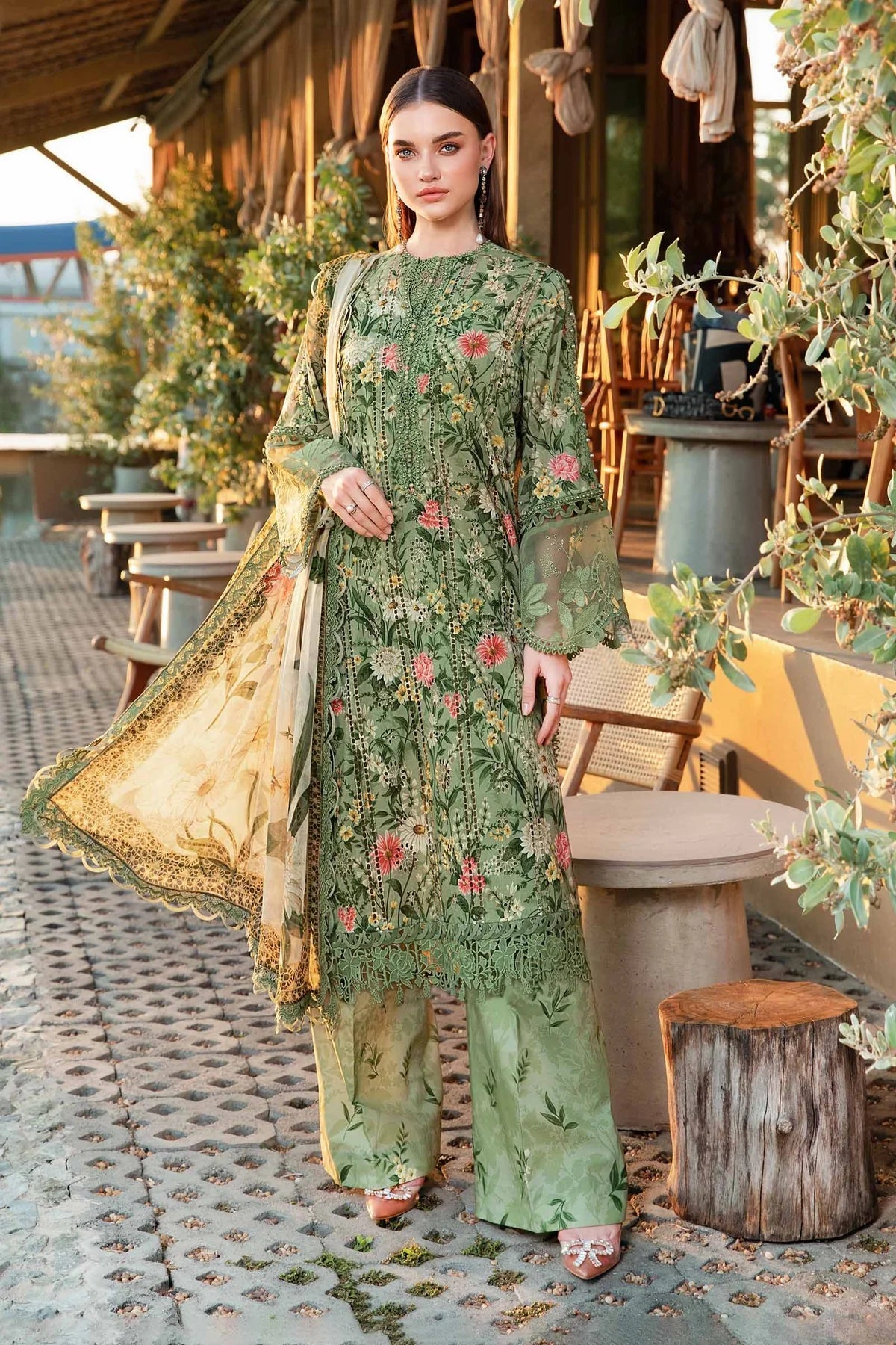 MARIA B EMBROIDERED MPRINT| LATEST 2025 EID COLLECTION| TOP PAKISTANI Shaebiz Collection MARIA B EMBROIDERED MPRINT| LATEST 2025 EID COLLECTION| TOP PAKISTANI Shaebiz Collection