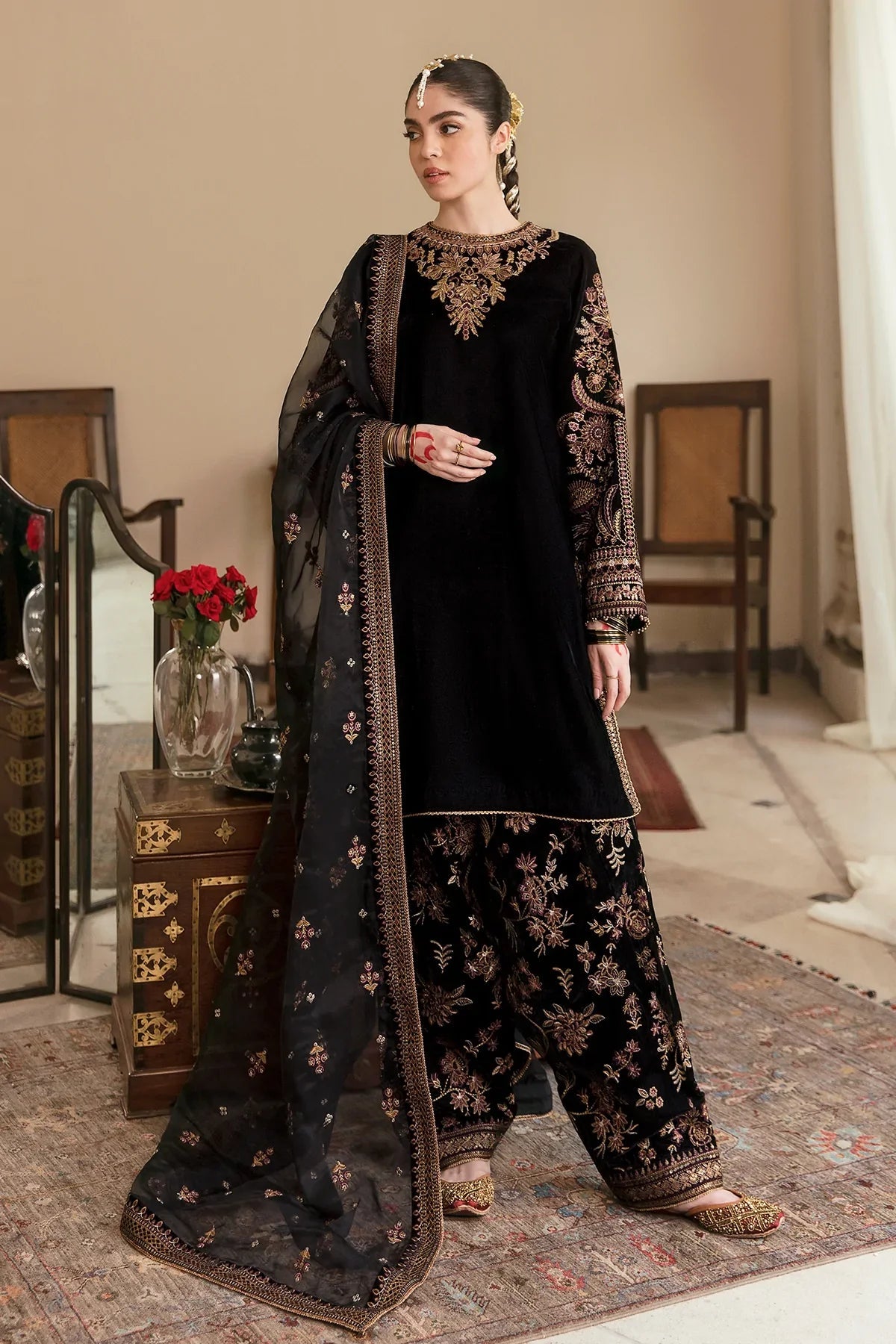 BAROQUE MEHROON EMBROIDERED VELVET COLLECTION| UNSTITCHED MASTER REPLI Shaebiz Collection BAROQUE MEHROON EMBROIDERED VELVET COLLECTION| UNSTITCHED MASTER REPLI Shaebiz Collection