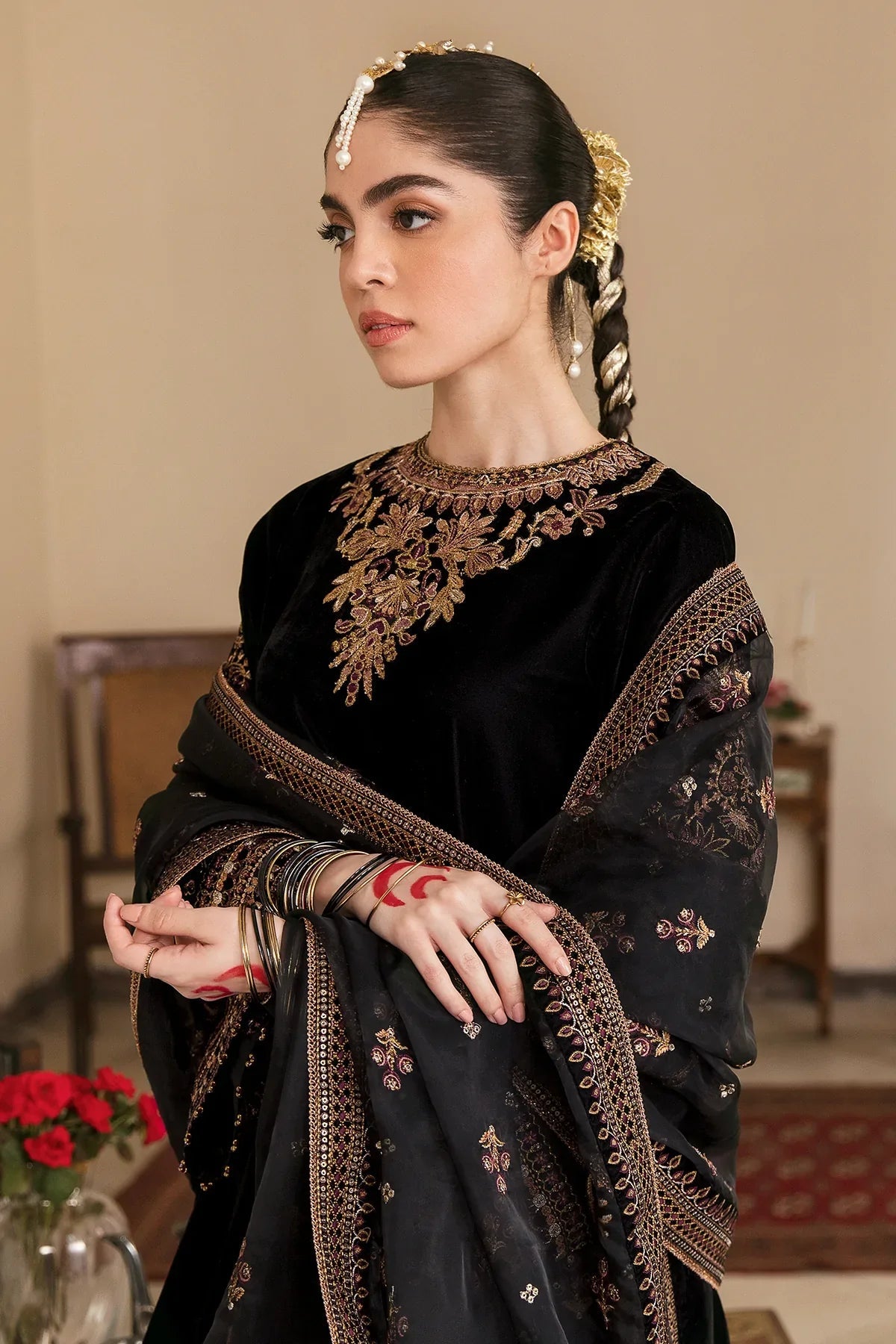 BAROQUE MEHROON EMBROIDERED VELVET COLLECTION| UNSTITCHED MASTER REPLICA| TOP PAKISTANI DRESS BY SHAEBIZ