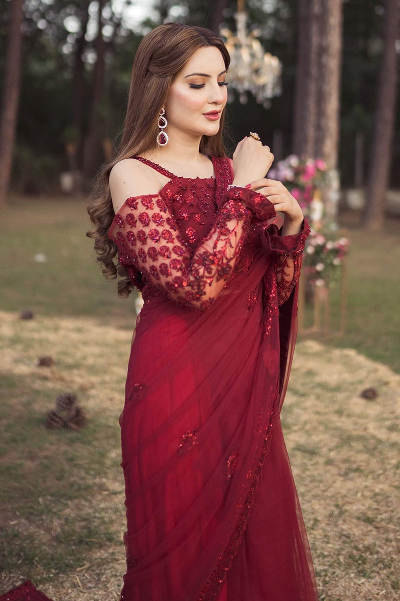 SHAZIA KIYANI RED EMBROIDERED SAREE| UNSTITCHED WEDDING COLLECTION| TOP PAKISTANI DRESS BY SHAEBIZ