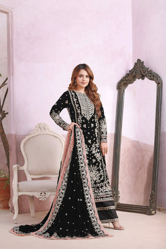 ANEELA'S BLACK VELVET FULL ADDA WORK ON SHIRT UPGRADE| WINTER COLLECTION| TOP PAKISTANI DRESS BY SHAEBIZ