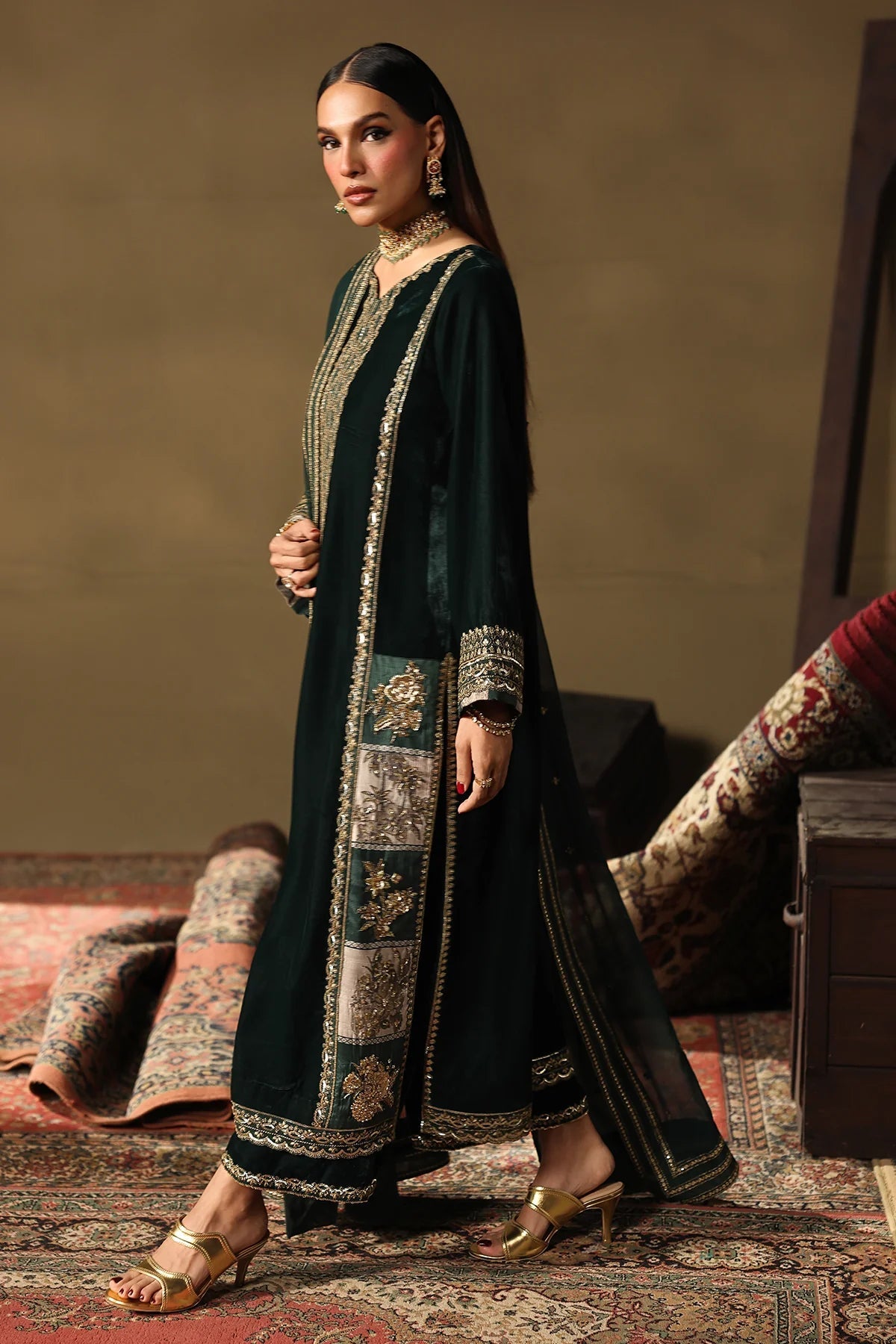CHARIZMA LUXURY VELVET COLLECTION| UNSTITCHED 3 PCS| TOP PAKISTANI DRESS BY SHAEBIZ