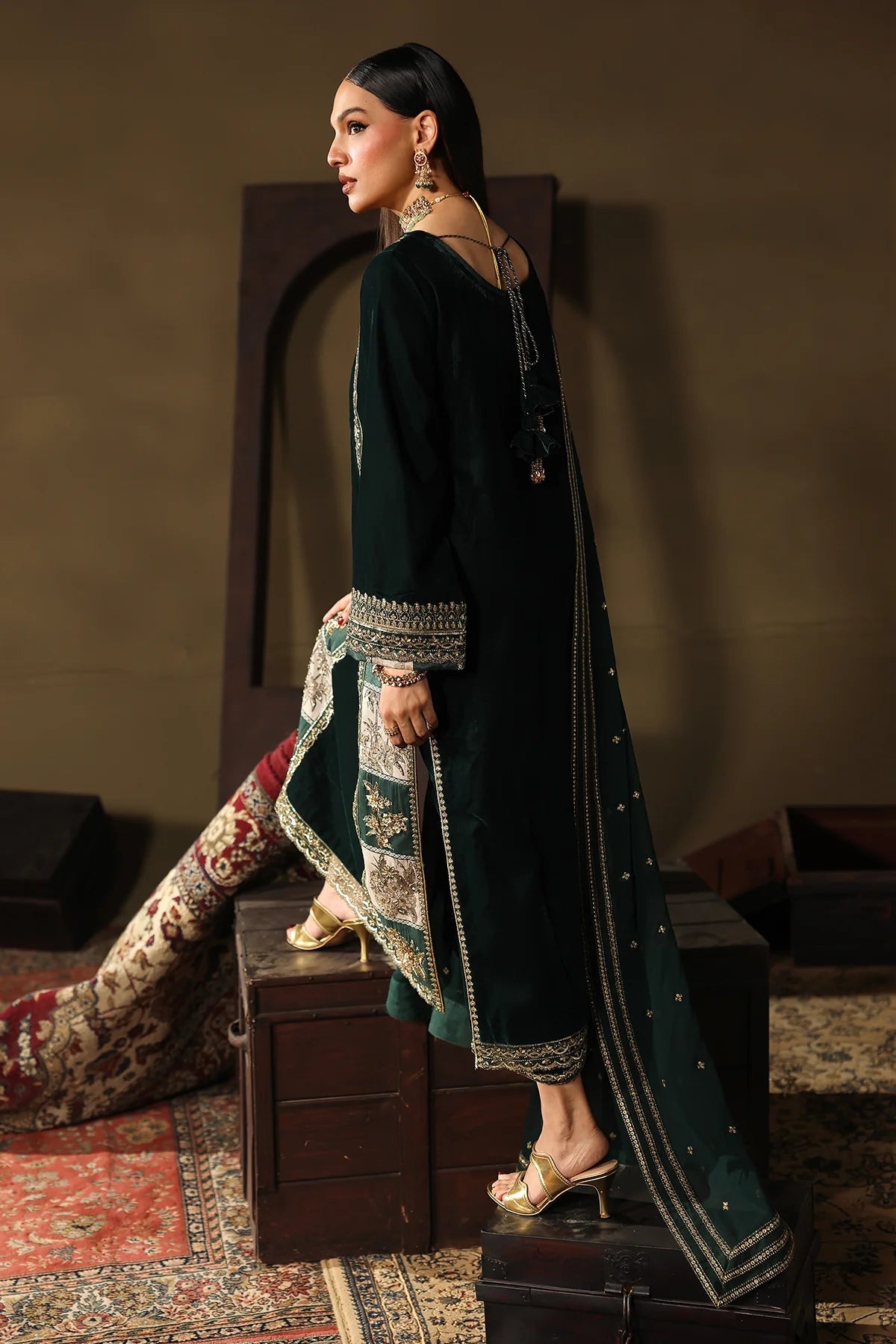 CHARIZMA LUXURY VELVET COLLECTION| UNSTITCHED 3 PCS| TOP PAKISTANI DRESS BY SHAEBIZ