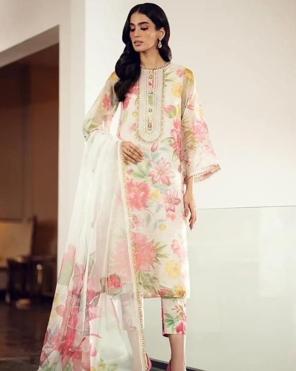BAROQUE LATEST DIGITAL PRINTED SWISS LAWN| EID COLLECTION 2025| TOP PAKISTANI DRESS BY SHAEBIZ