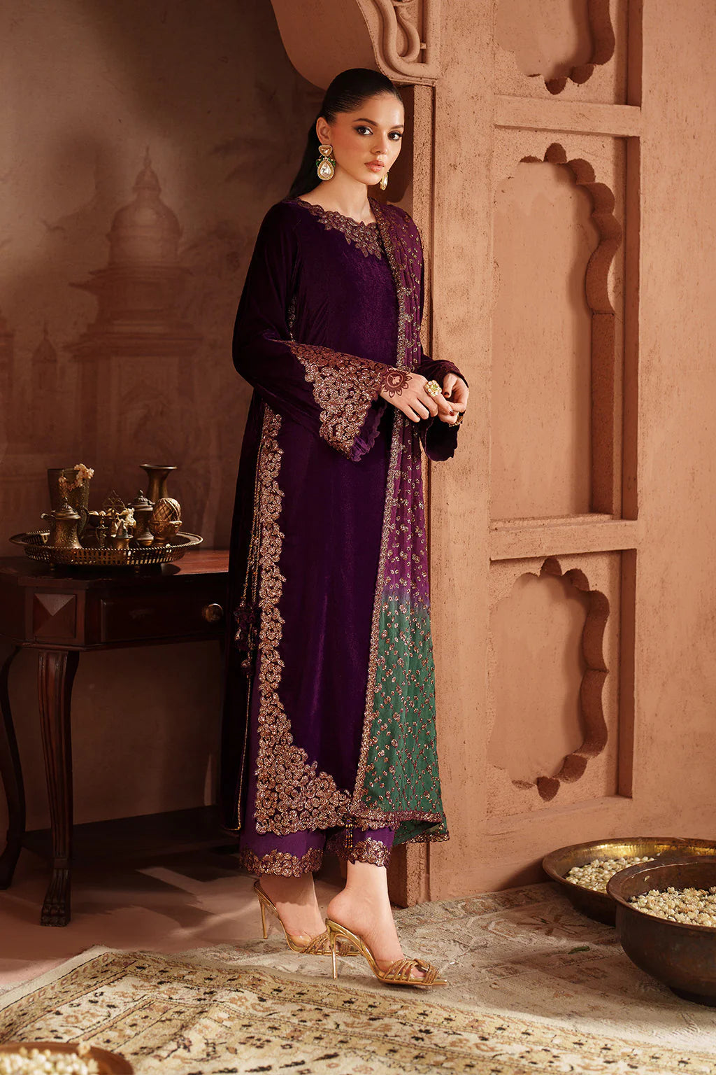 IZNIK EMBROIDERED LUXURY VELVET COLLECTION| UNSTITCHED 3 PCS | TOP PAKISTANI DRESS BY SHAEBIZ