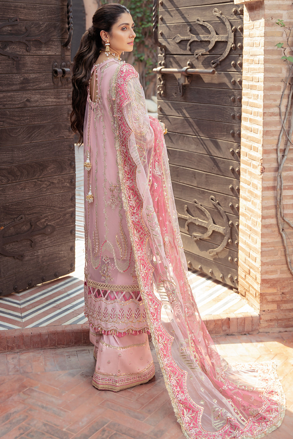 INAYAT HAYAT NET EMBROIDERED COLLECTION| WEARING BY AYEZA KHAN| TOP PAKISTANI DRESS BY SHAEBIZ