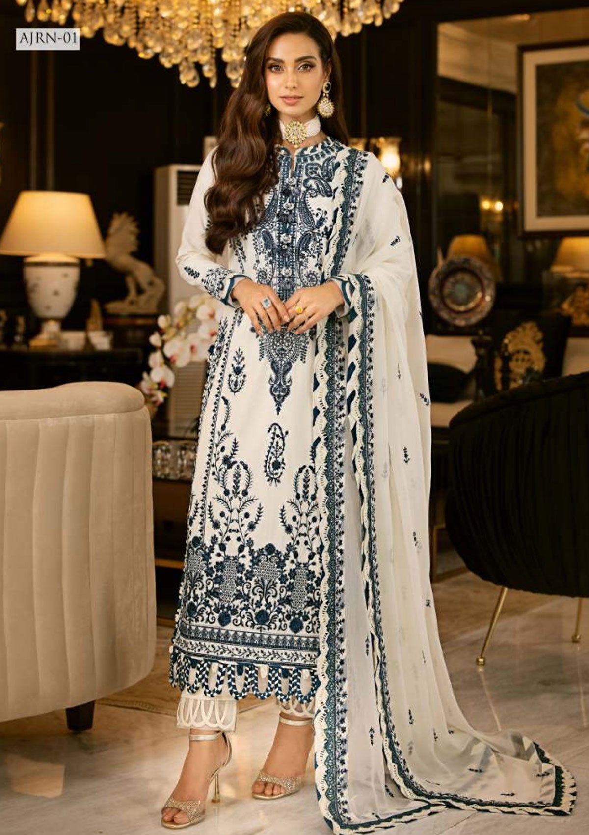 ASIM JOFA WHITE CHIFFON PARTY WEAR| IQRA AZIZ| TOP PAKISTANI DRESS BY SHAEBIZ