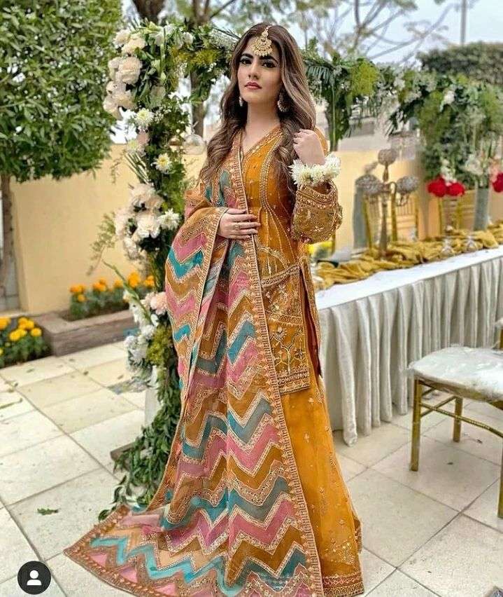 AYEZA KHAN LUXURY WEAR COLLECTION (ZQ-OM22)