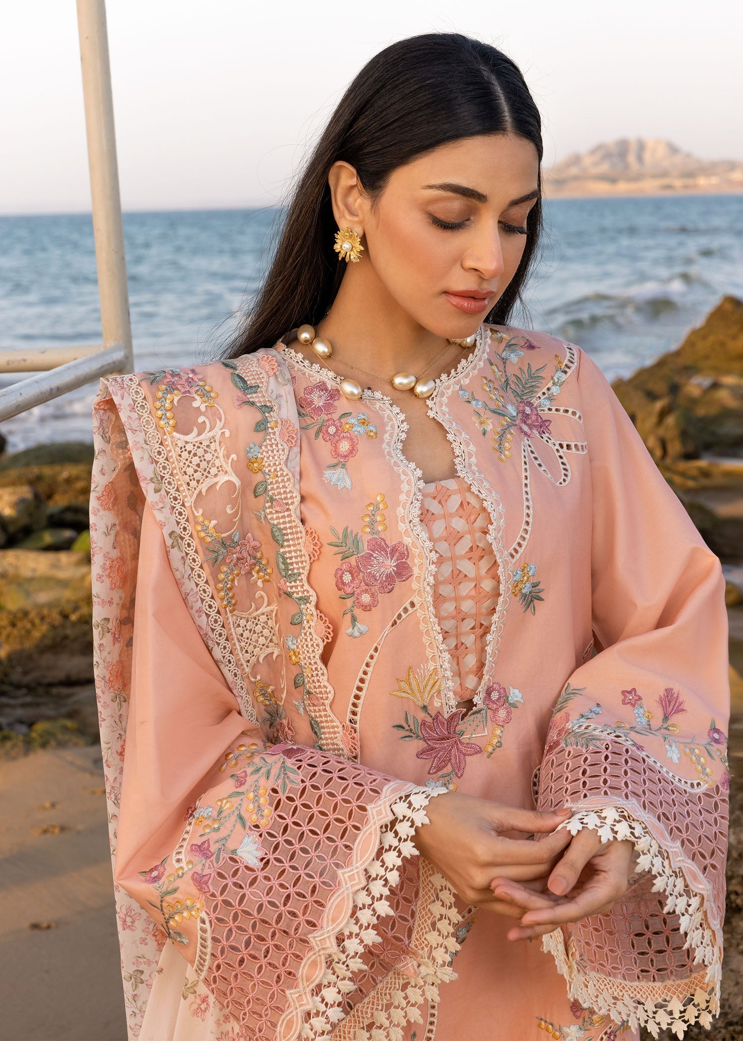 CRIMSON PEACHY LAWN COLLECTION| MASTER REPLICA| TOP PAKISTANI DRESS BY SHAEBIZ