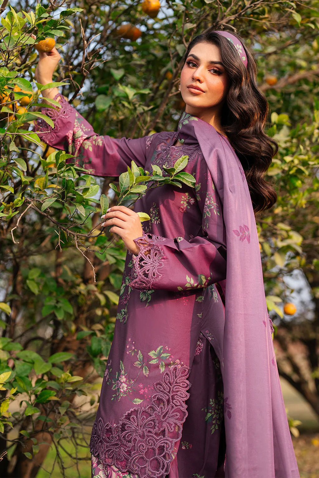 IZNIK DIGITAL PRINTED AND EMBROIDERED LAWN DRESS| UNSTITCHED MASTER REPLICA| TOP PAKISTANI DRESS BY SHAEBIZ