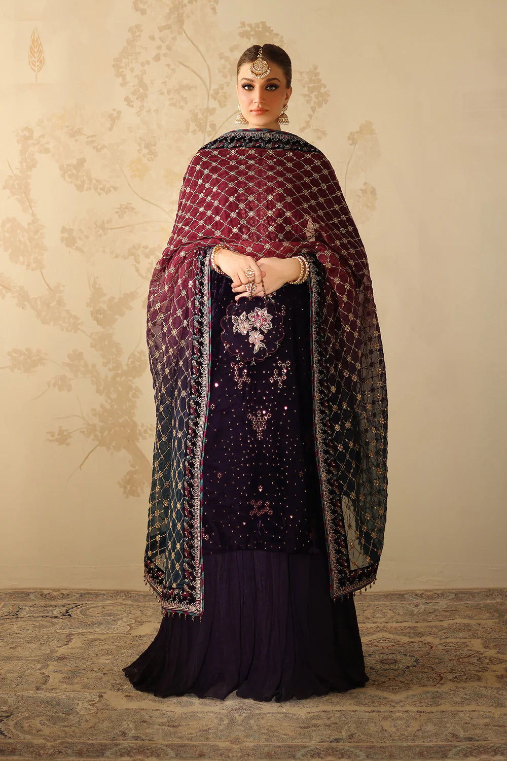 BAROQUE MICRO 9000 LUXURY VELVET COLLECTION| LATEST WINTER COLLECTION| TOP PAKISTANI DRESS BY SHAEBIZ