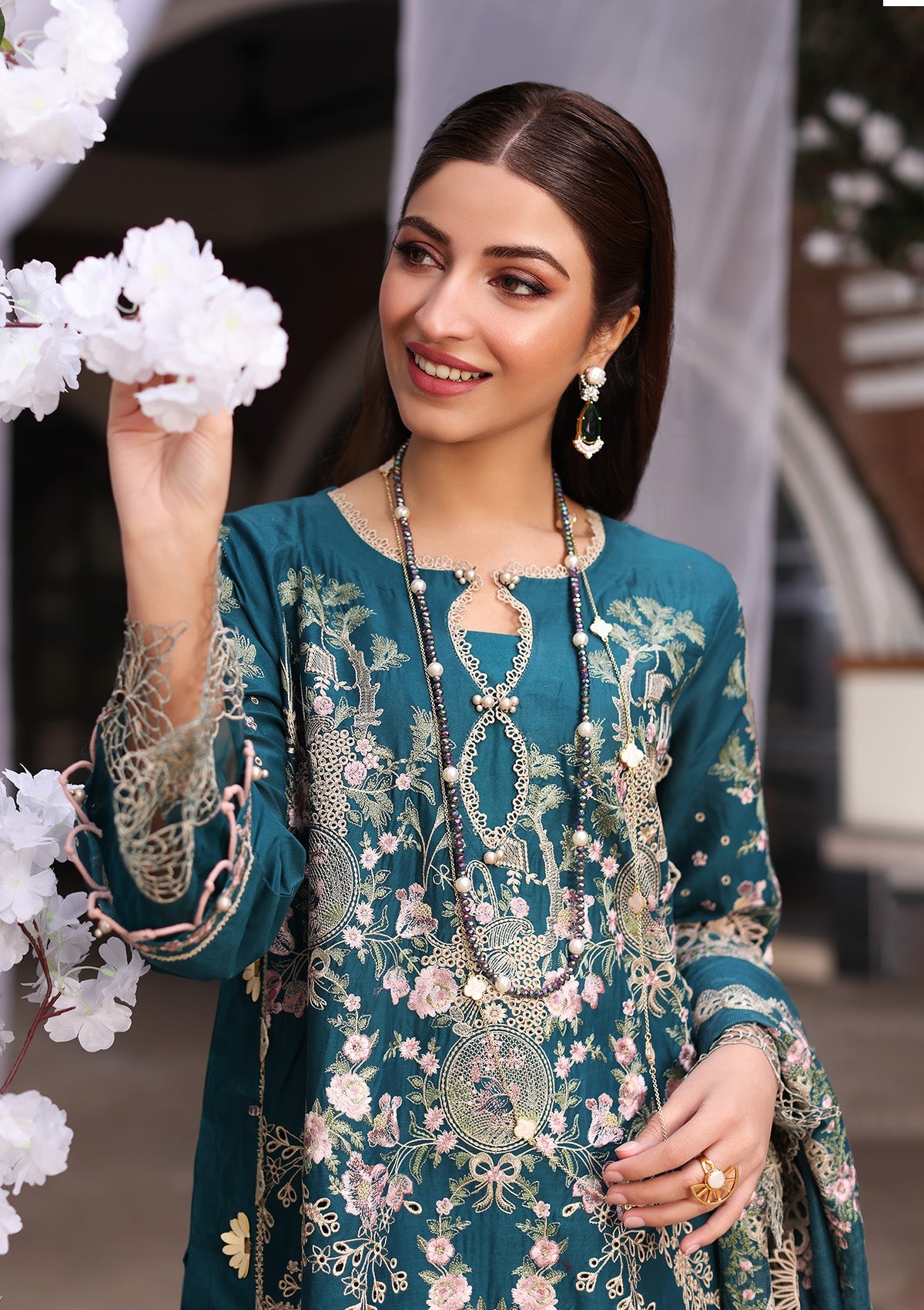 KAHF LUXURY 2026 LAWN COLLECTION| UNSTITCHED 3 PCS| TOP PAKISTANI DRESS BY SHAEBIZ