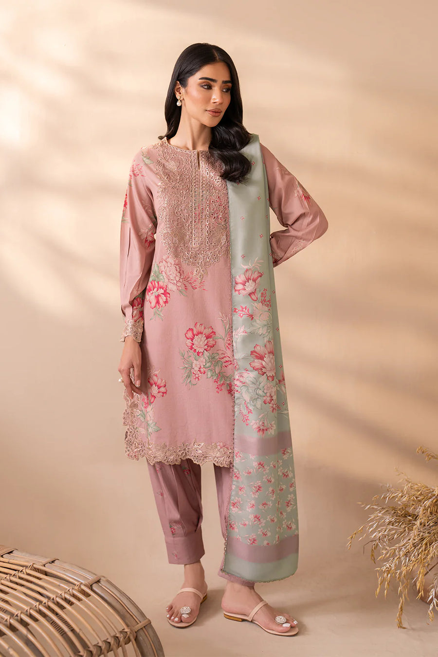 IZNIK TEA PINK DIGITAL PRINTED LAWN COLLECTION 2025 | UNSTITCHED MASTER REPLICA| TOP PAKISTANI DRESS BY SHAEBIZ