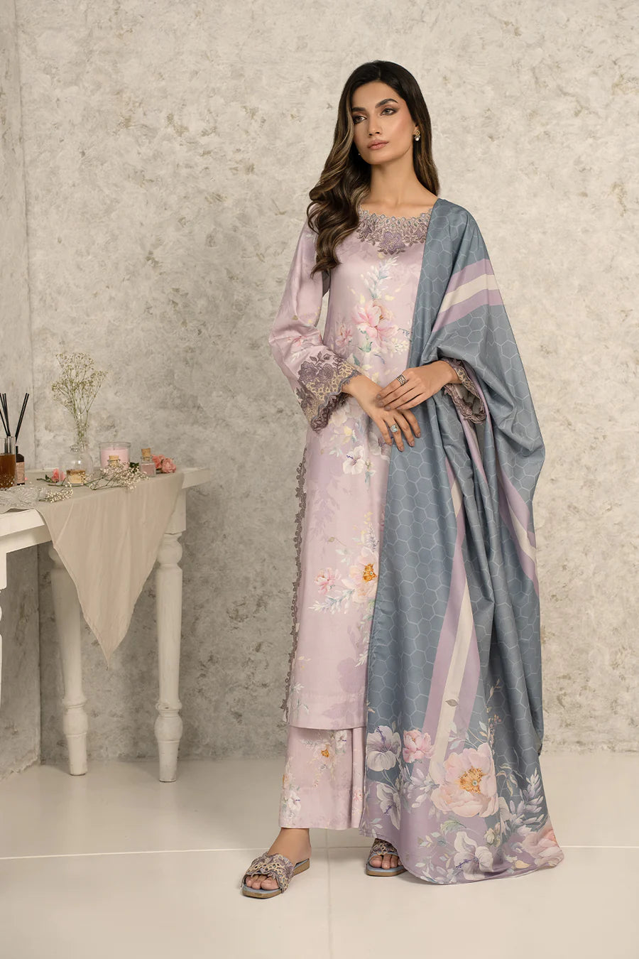 IZNIK DIGITAL PRINT LAWN COLLECTION| TOP PAKISTANI DRESS BY SHAEBIZ|