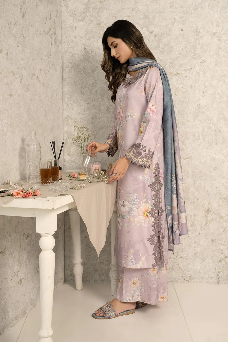 IZNIK DIGITAL PRINT LAWN COLLECTION| TOP PAKISTANI DRESS BY SHAEBIZ|