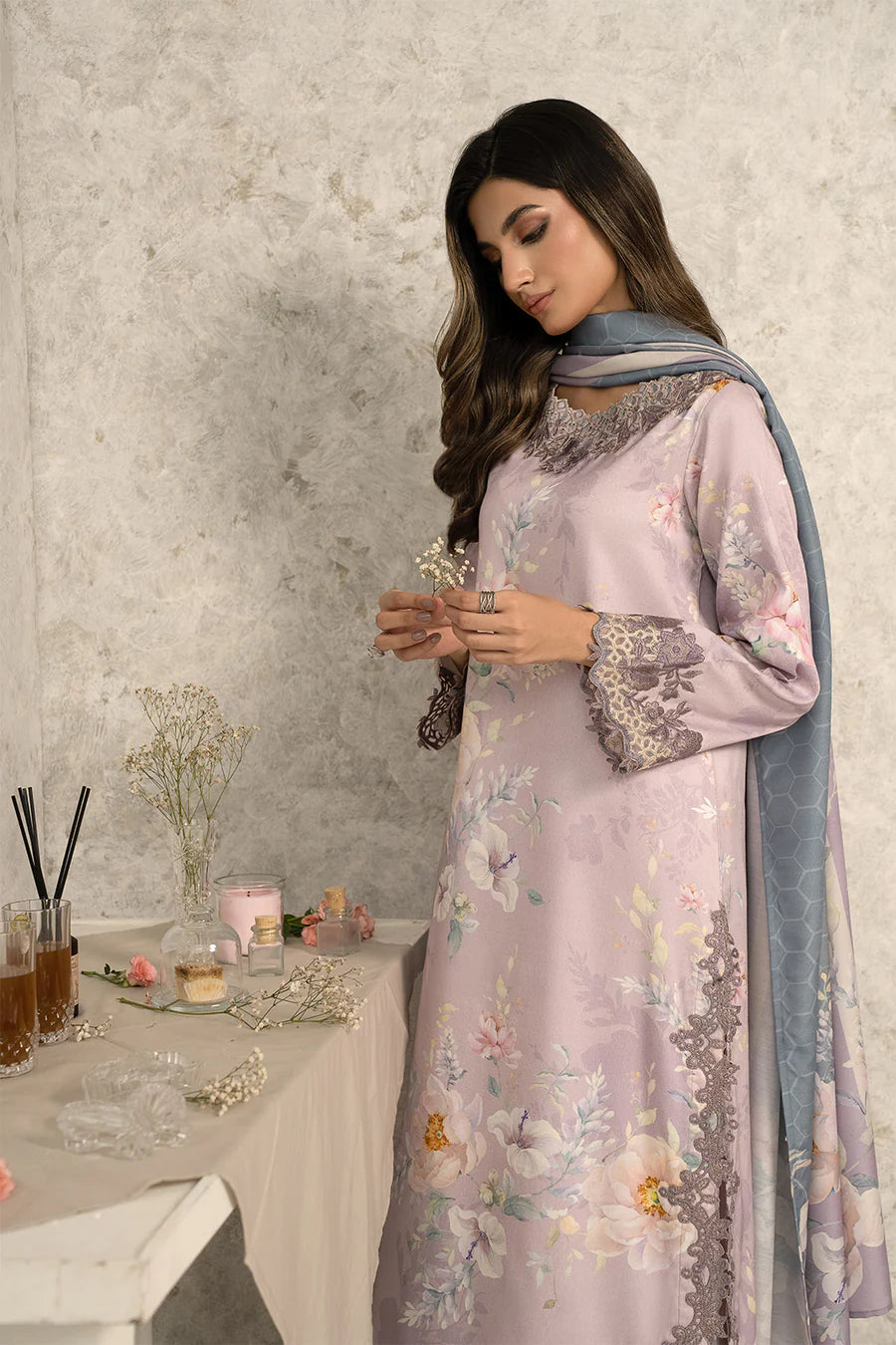 IZNIK DIGITAL PRINT LAWN COLLECTION| TOP PAKISTANI DRESS BY SHAEBIZ|