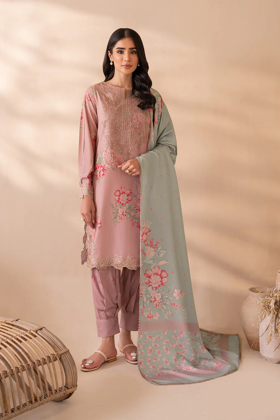 IZNIK TEA PINK DIGITAL PRINTED LAWN COLLECTION 2025 | UNSTITCHED MASTER REPLICA| TOP PAKISTANI DRESS BY SHAEBIZ