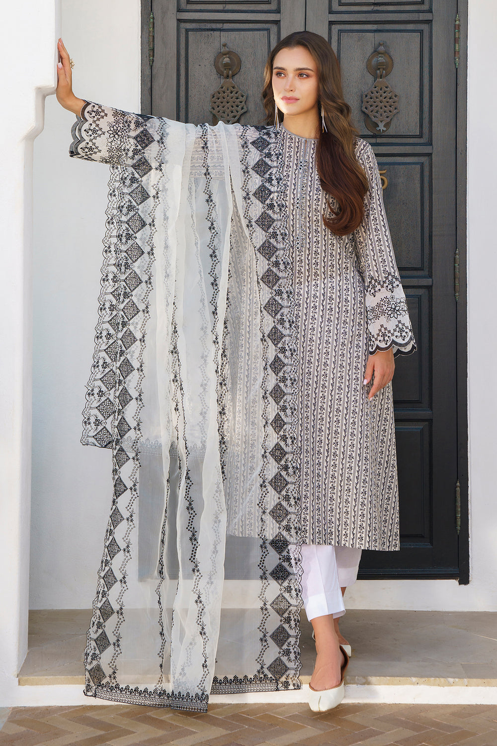 BAROUQUE DIGITAL PRINTED SWISS LAWN| TOP PAKISTANI DRESS BY SHAEBIZ