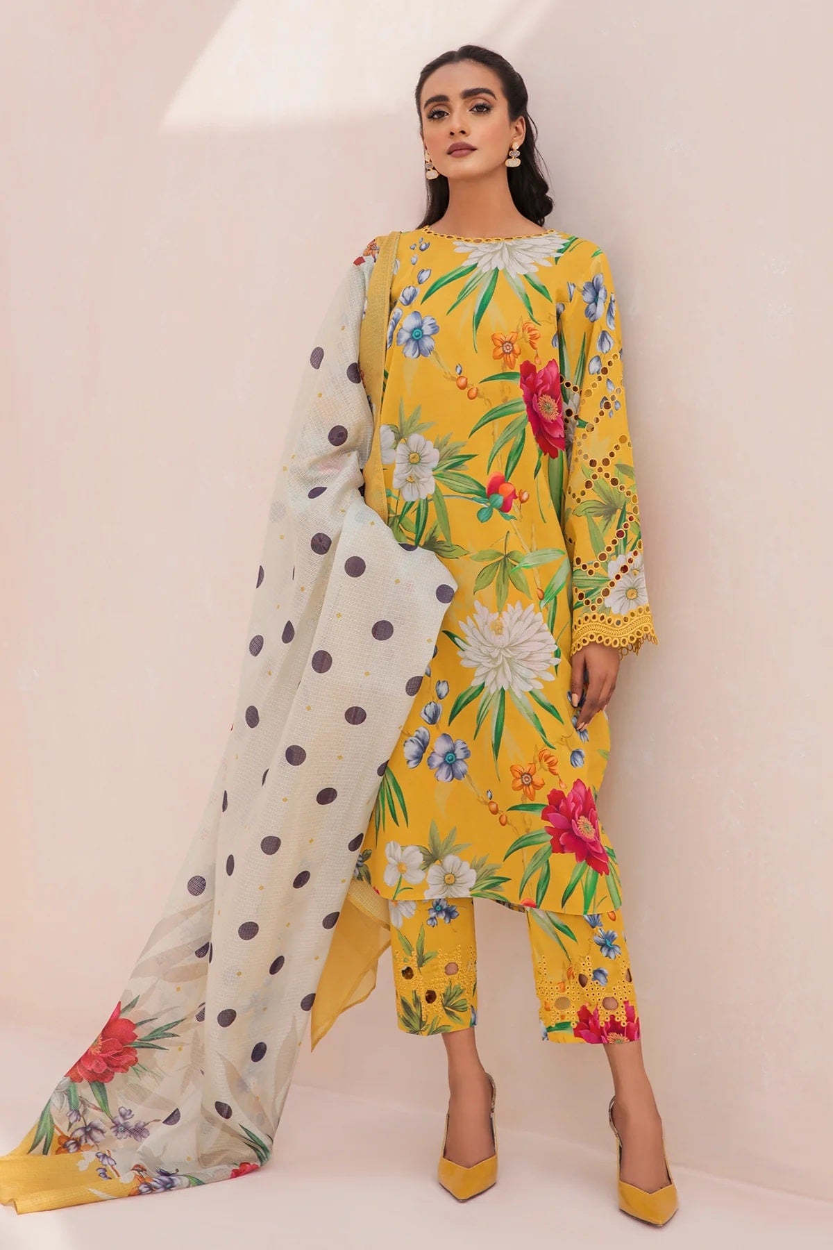 BAROQUE SWISS LAWN COLLECTION| YELLOW CHICKEN KARI|TOP PAKISTANI DRESS BY SHAEBIZ