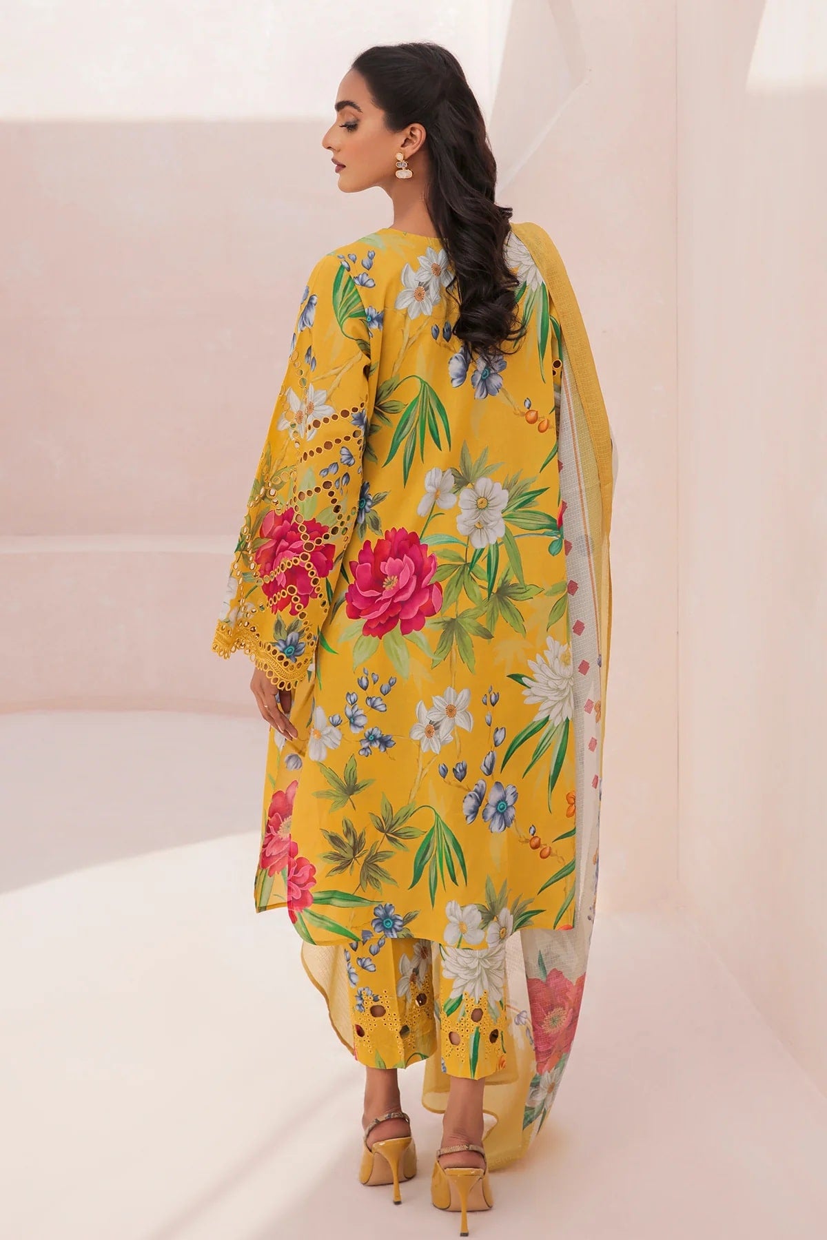 BAROQUE SWISS LAWN COLLECTION| YELLOW CHICKEN KARI|TOP PAKISTANI DRESS BY SHAEBIZ