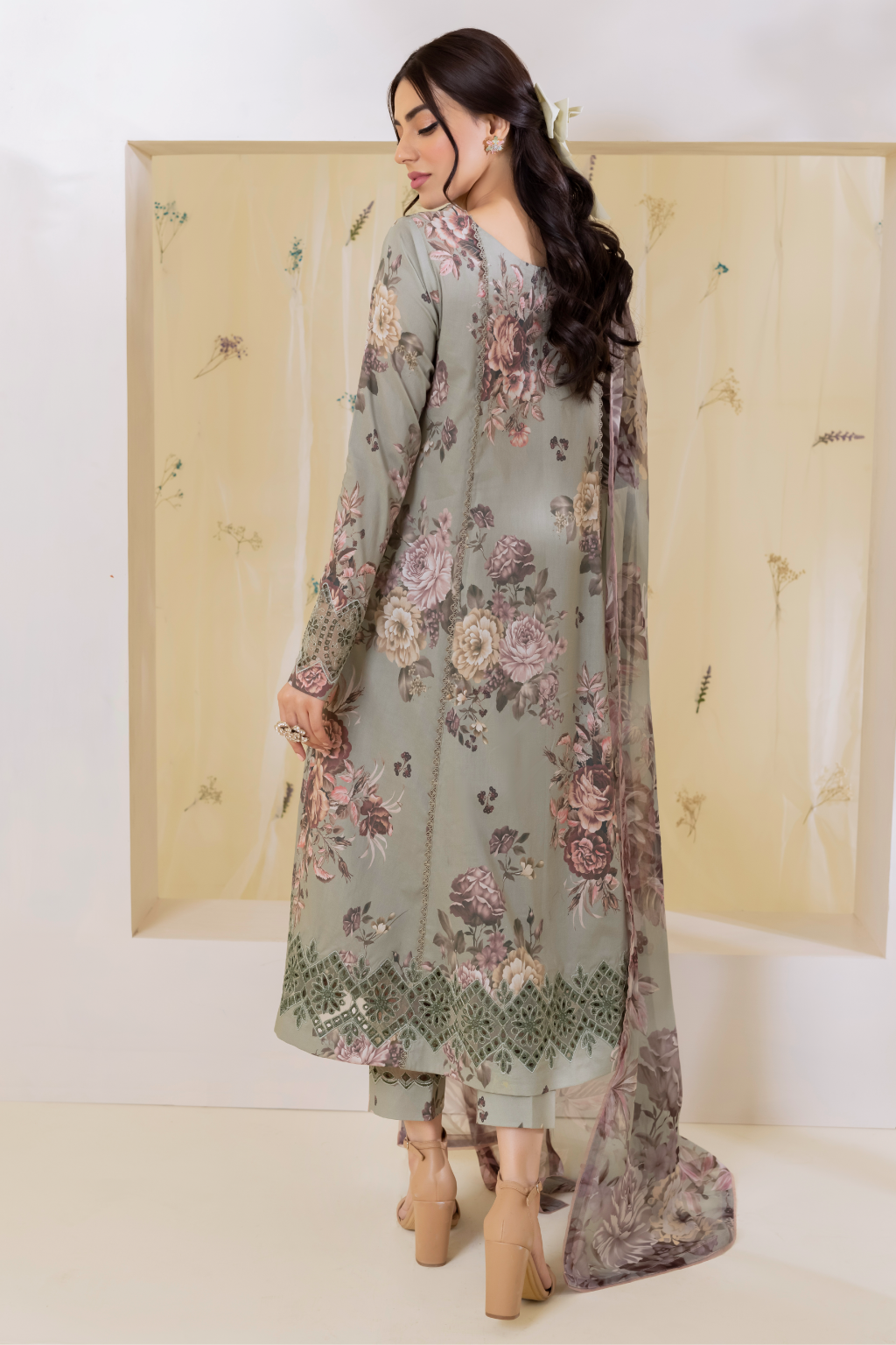 IZNIK 3D PRINT LAWN COLLECTION| UNSTITCHED PARTY WEAR | TOP PAKISTANI DRESS BY SHAEBIZ