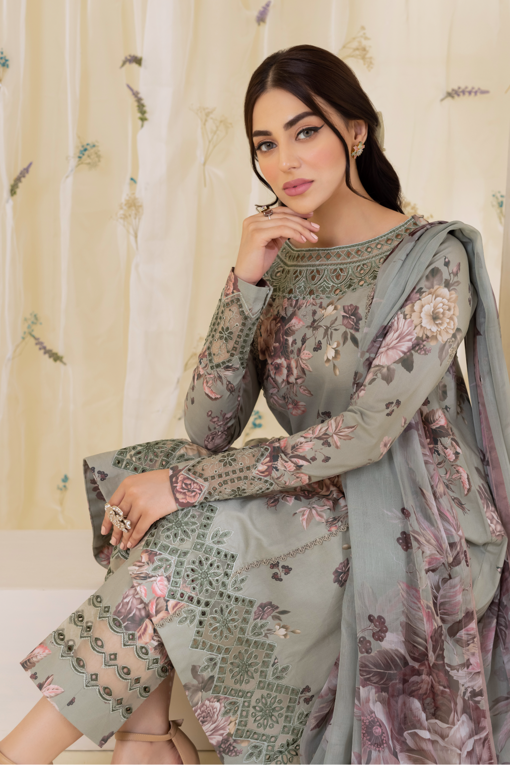IZNIK 3D PRINT LAWN COLLECTION| UNSTITCHED PARTY WEAR | TOP PAKISTANI DRESS BY SHAEBIZ