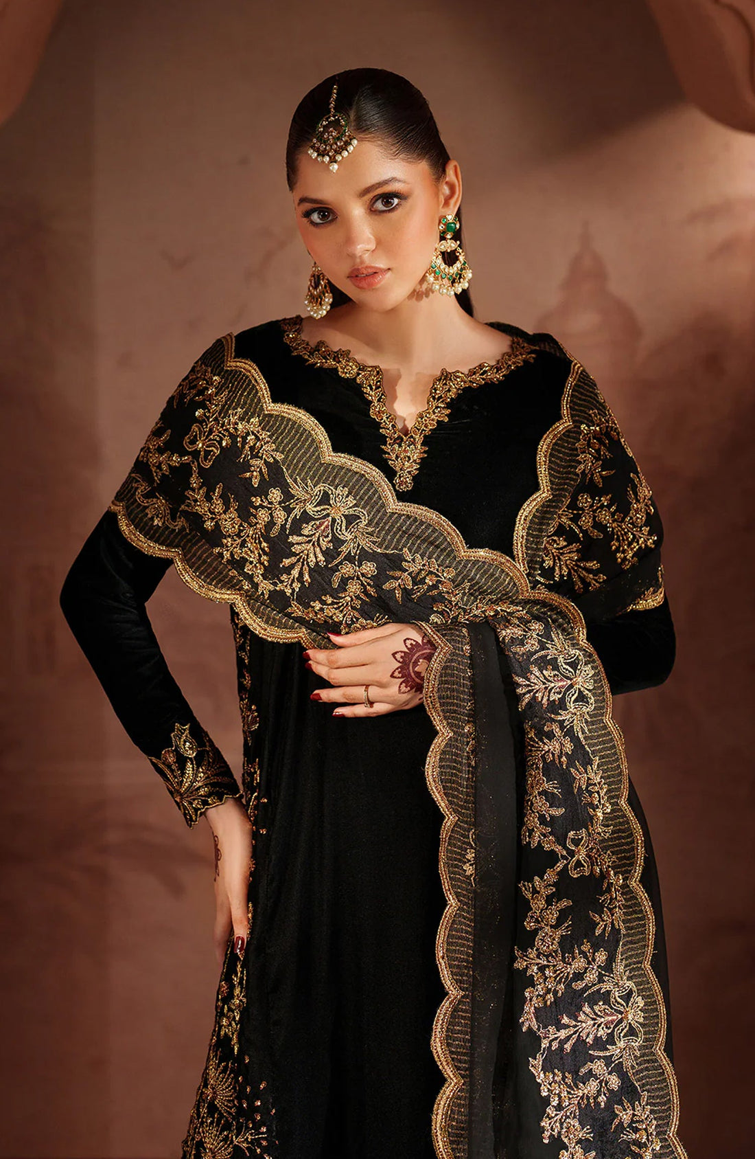 IZNIK BLACK VELVET FORMAL WEAR| WINTER COLLECTION| TOP PAKISTANI DRESS BY SHAEBIZ
