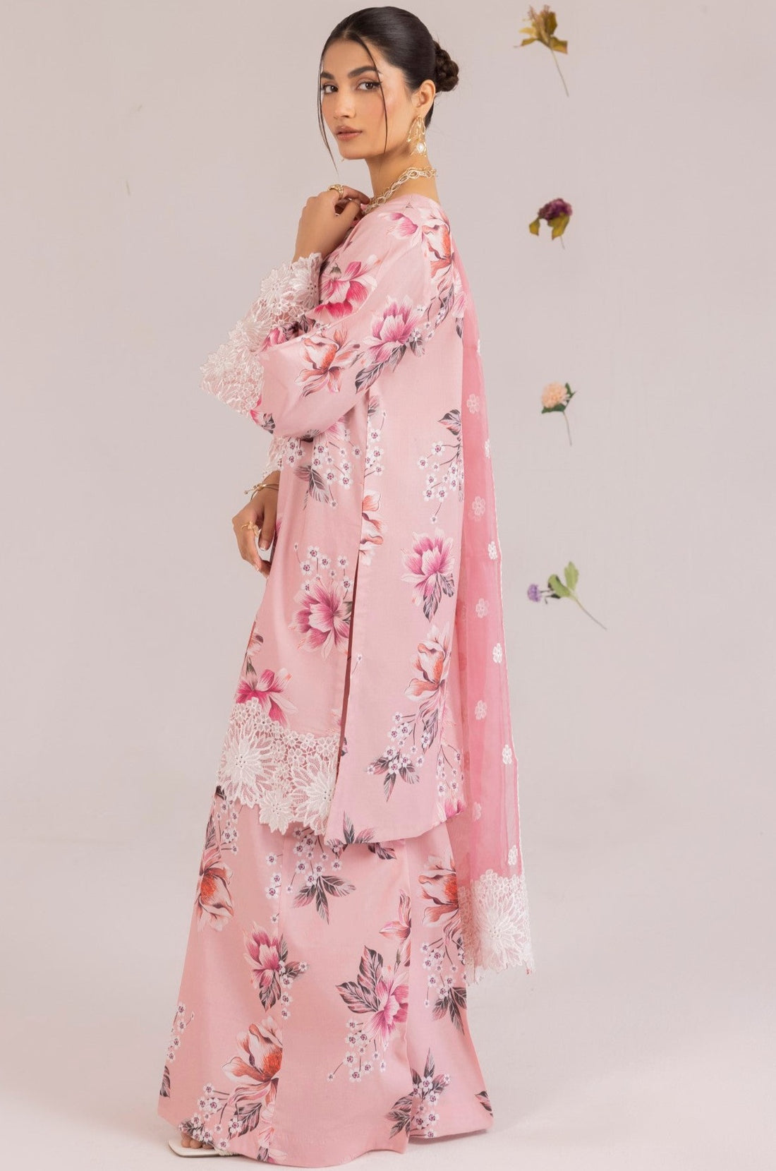 MOHAGNI SWISS LAWN DIGITAL PRINT DRESS| UNSTITCHED PARTY WEAR| TOP PAKISTANI DRESS BY SHAEBIZ