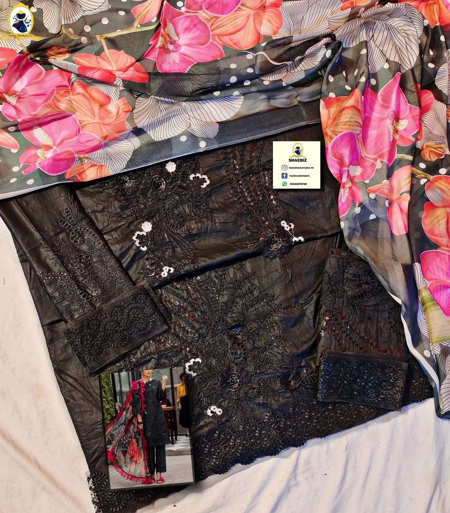 MUSHQ BLACK LAWN WEARING BY AYEZA KHAN