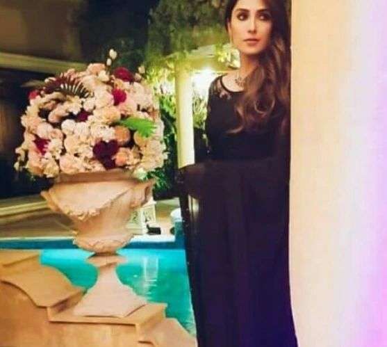 AYEZA KHAN BLACK SAREE (AY-SB20)