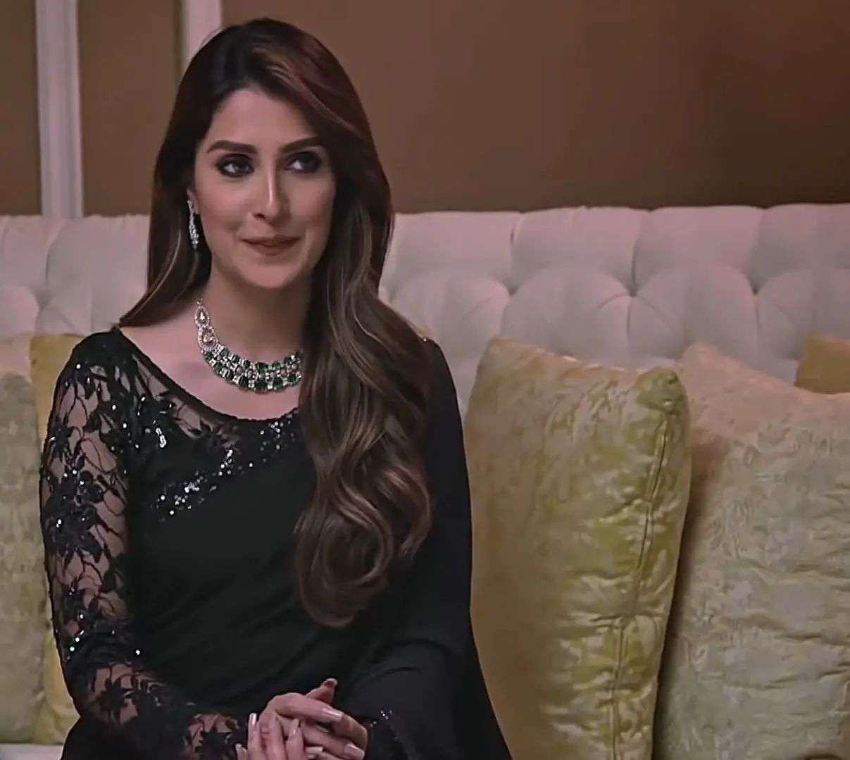 AYEZA KHAN BLACK SAREE (AY-SB20)