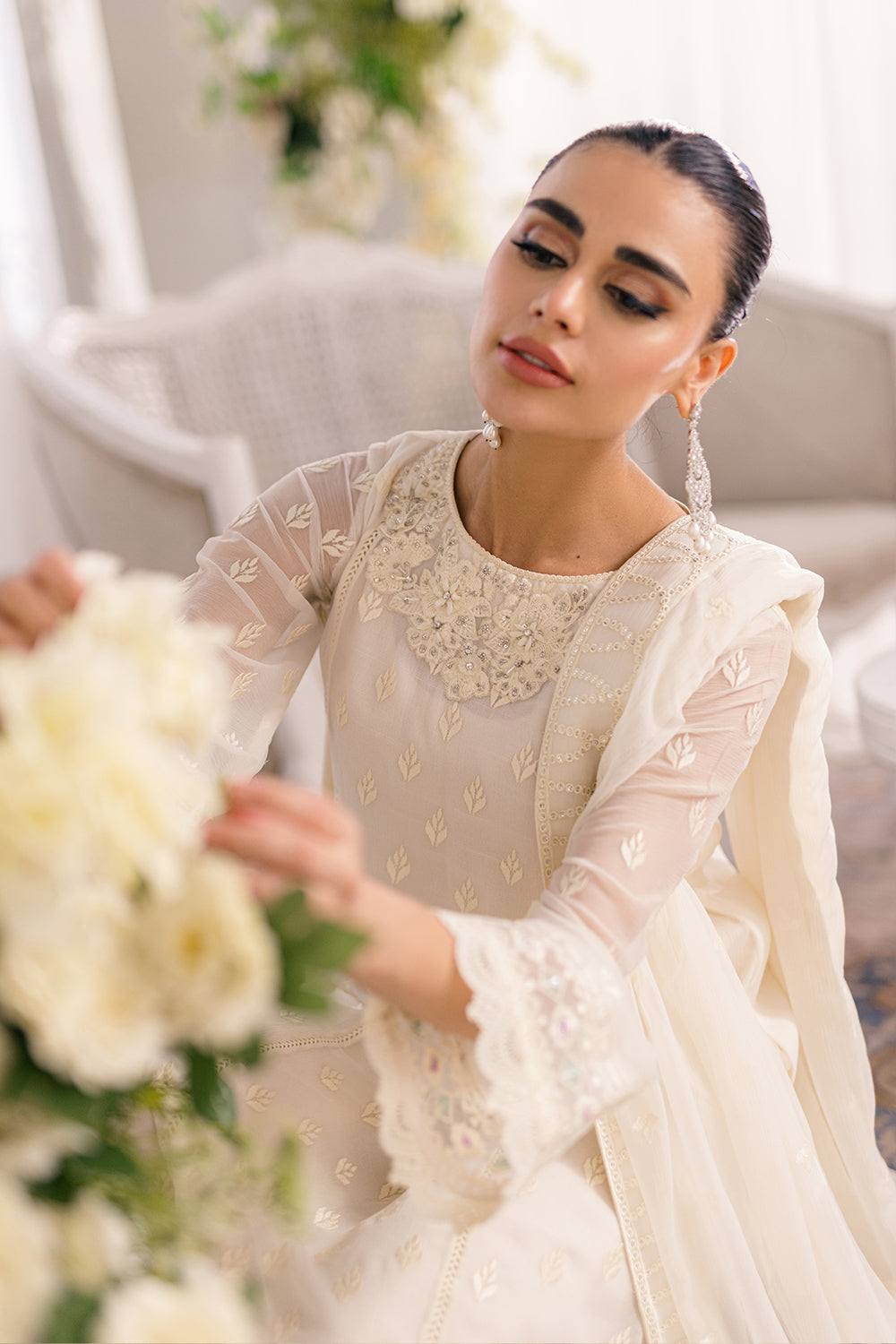 AZURE WHITE CHIFFON COLLECTION| SADAF KANWAL| TOP PAKISTANI DRESS BY SHAEBIZ