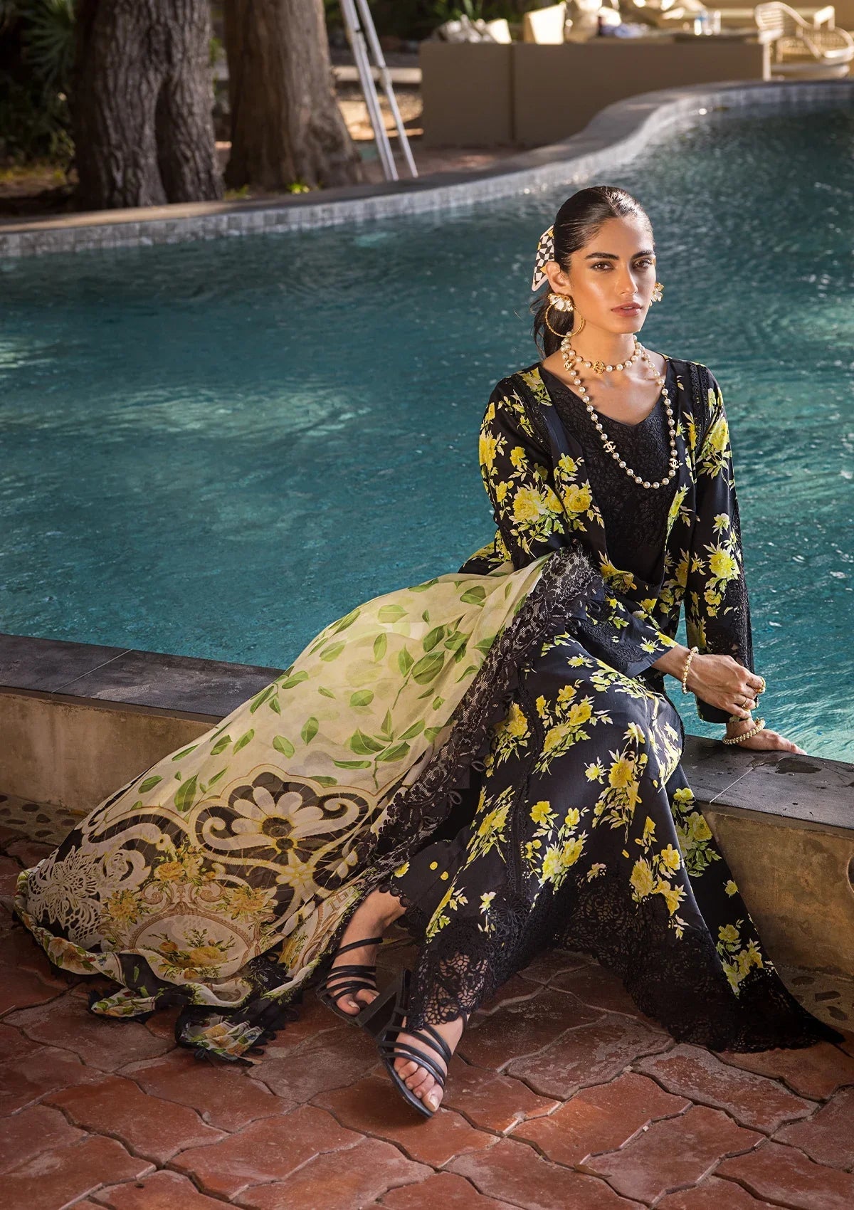 ELAF SIGNATURE LAWN COLLECTION| BLACK DRESS| TOP PAKISTANI DRESS BY SHAEBIZ|