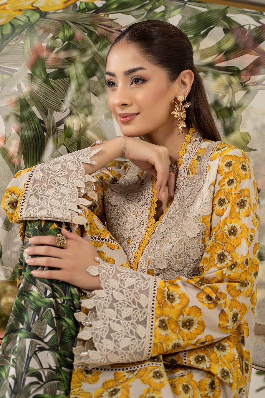 MARIA B YELLOW SUNFLOWER| UNSTITCHED 3 PCS LAWN COLLECTION BY SHAEBIZ