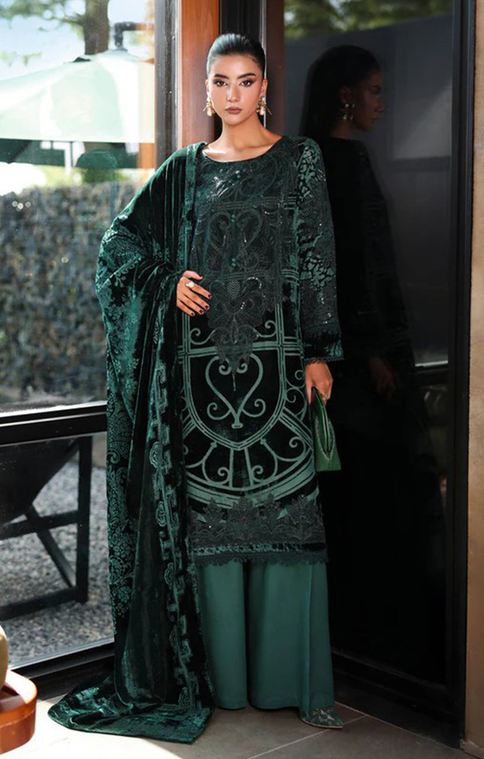 MARIA B LUXURY  GREEN VELVET PALACHI | LATEST WINTER COLLECTION BY SHAEBIZ