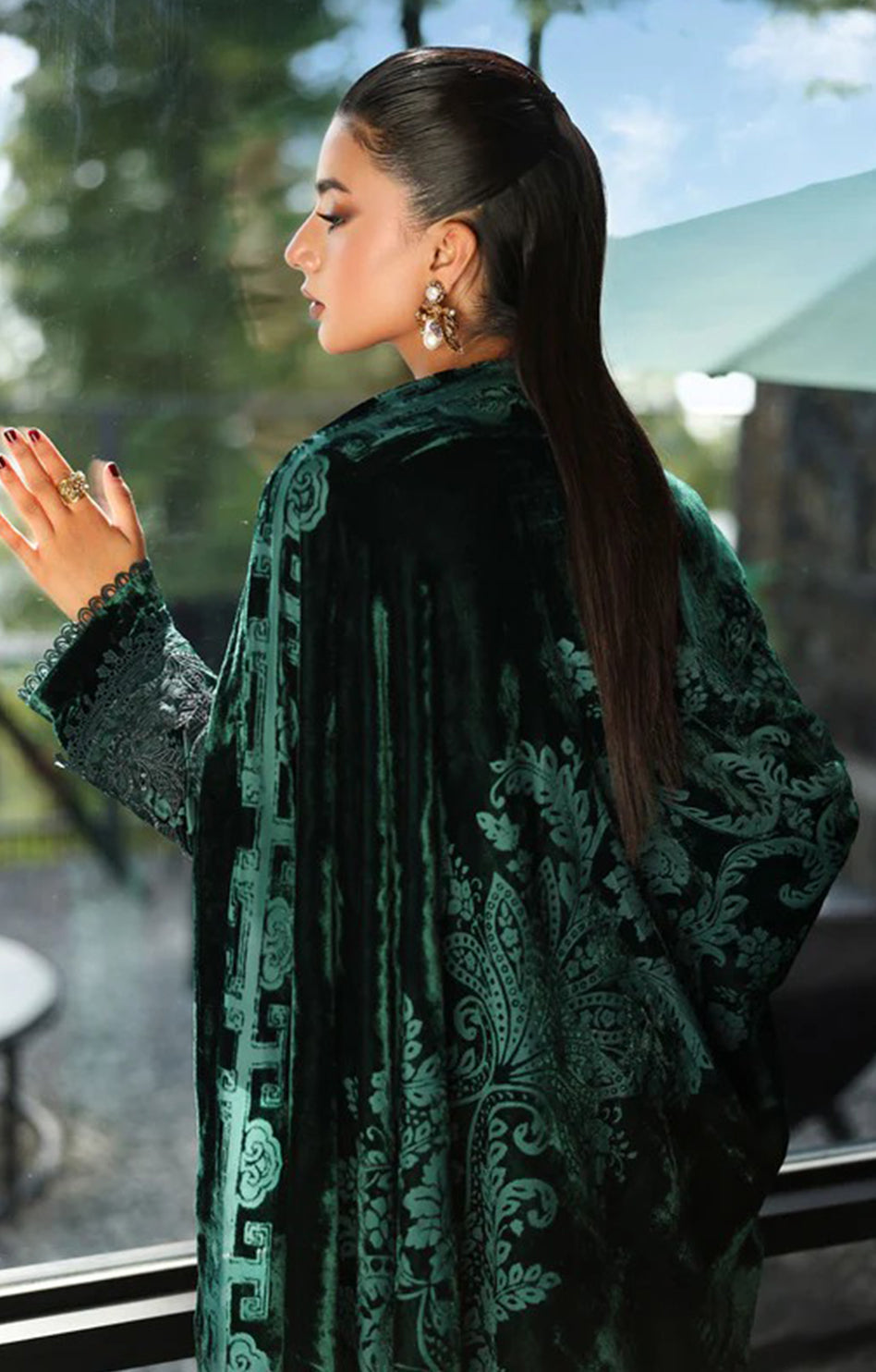 MARIA B LUXURY  GREEN VELVET PALACHI | LATEST WINTER COLLECTION BY SHAEBIZ