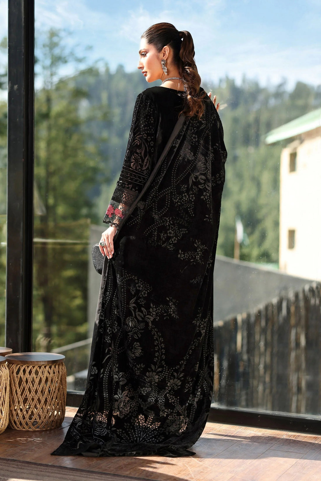 MARIA B LUXURY VELVET EMBROIDERED PALACHI | LATEST VELVET COLLECTION 2025| TOP PAKISTANI DRESS BY SHAEBIZ