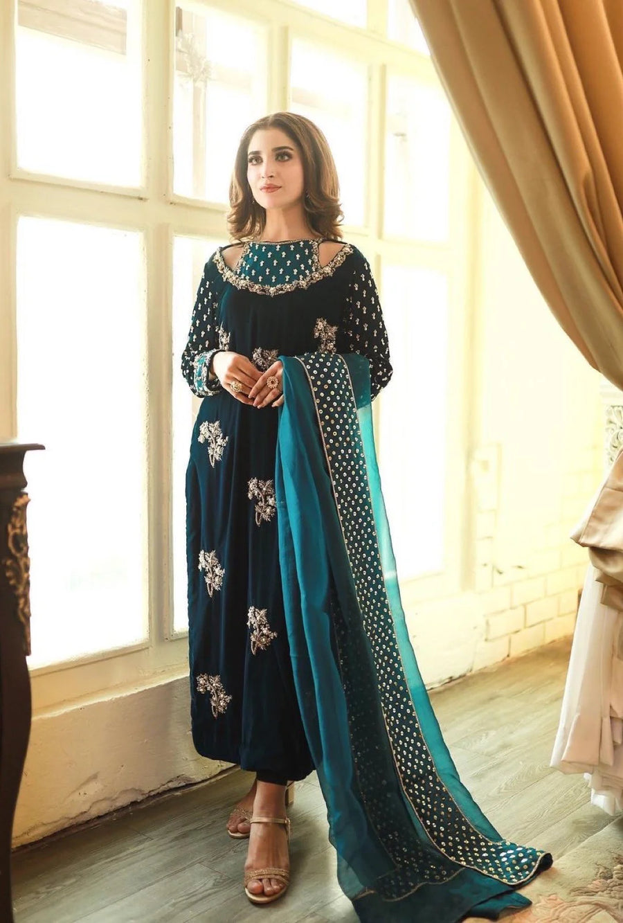 AFROZEH MICRO 9000 VELVET DRESS| UNSTITCHED MASTER REPLICA| WINTER COLLECTION| TOP PAKISTANI DRESS BY SHAEBIZ