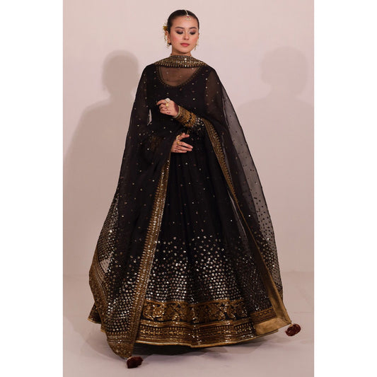 Black frock in chiffon 