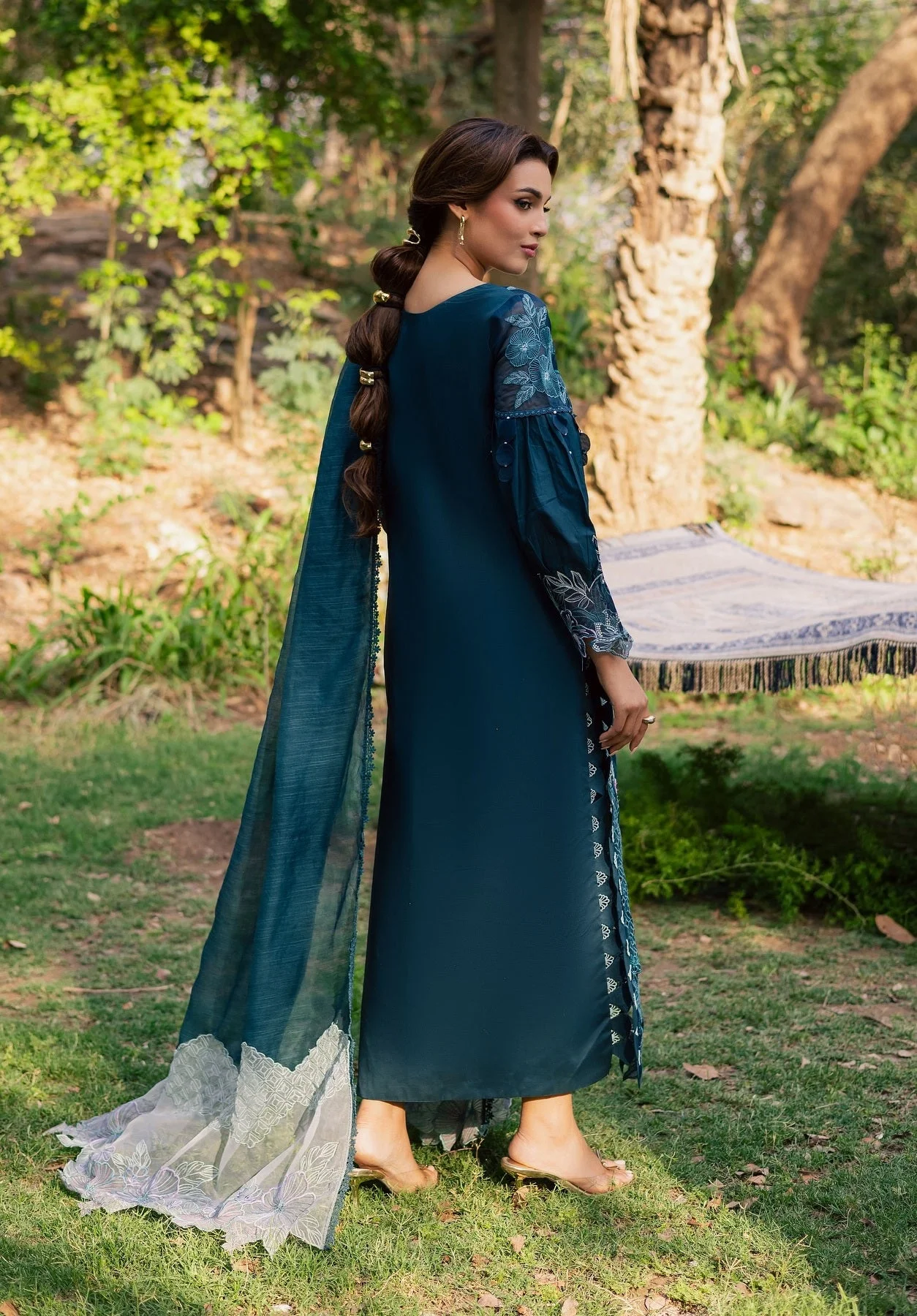 PARISHAY LAWN CHICKEN KARI 2026 LUXURY UNSTITCH COLLECTION BY SHAEBIZ
