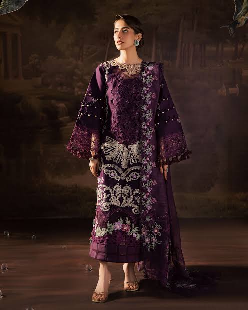 PARISHAY LUXURY 2026 LAWN CHICKEN KARI UNSTITCH COLLECTION BY SHAEBIZ