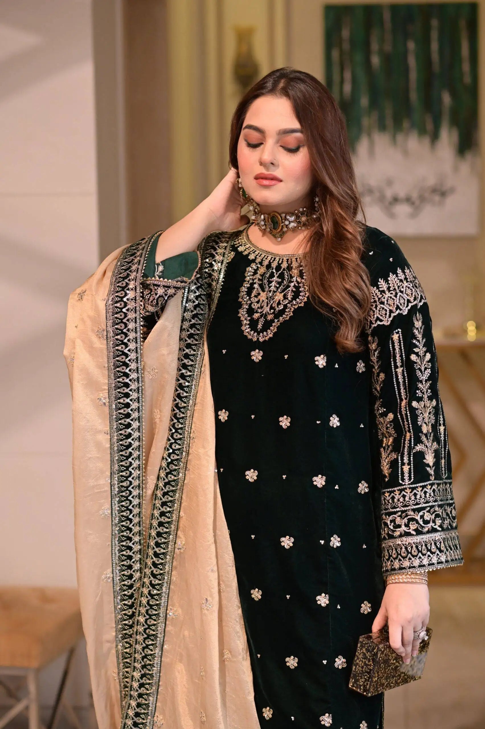 ANEELA'S ALIVE BOTTLE GREEN LUXURY VELVET COLLECTION| WINTER COLLECTION 2025 | TOP PAKISTANI DRESS BY SHAEBIZ