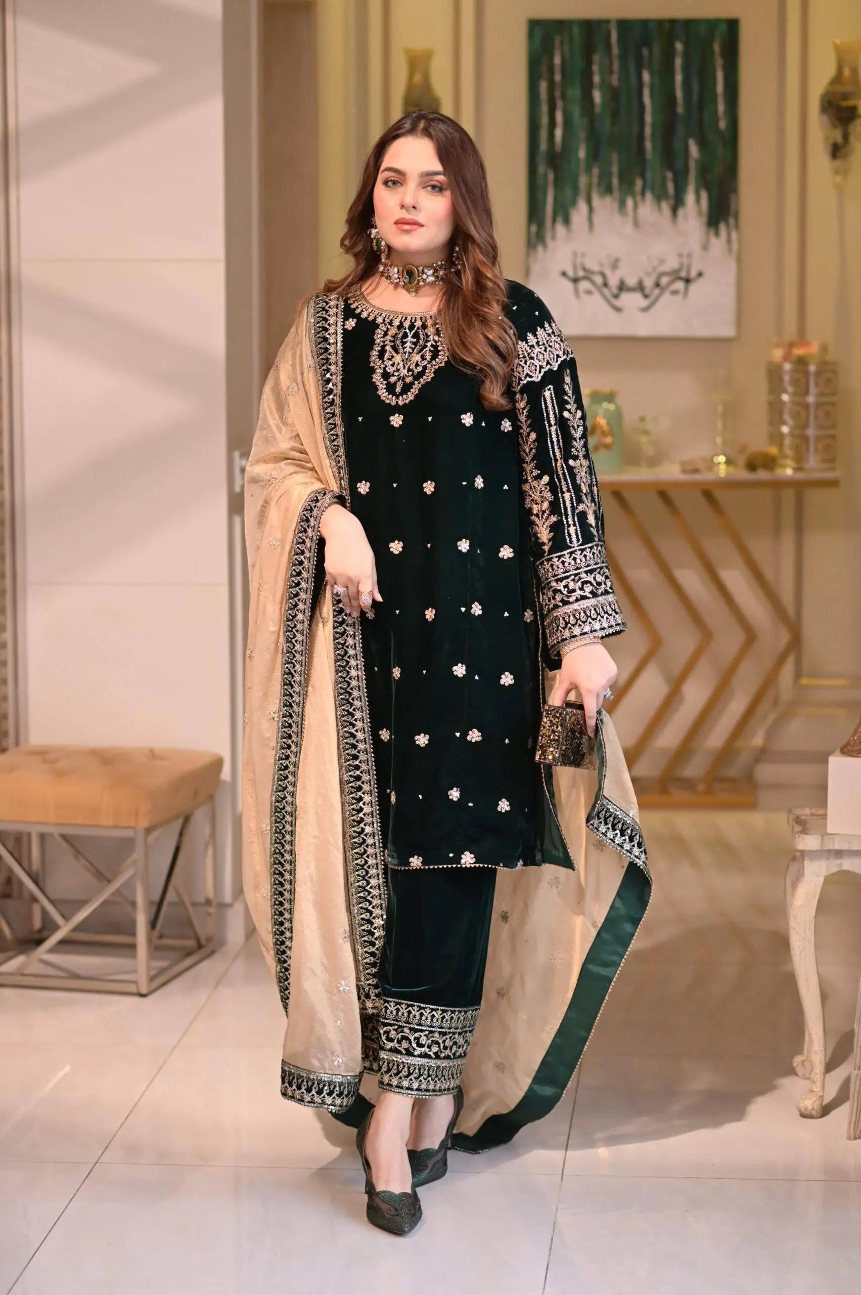 ANEELA'S ALIVE BOTTLE GREEN LUXURY VELVET COLLECTION| WINTER COLLECTION 2025 | TOP PAKISTANI DRESS BY SHAEBIZ