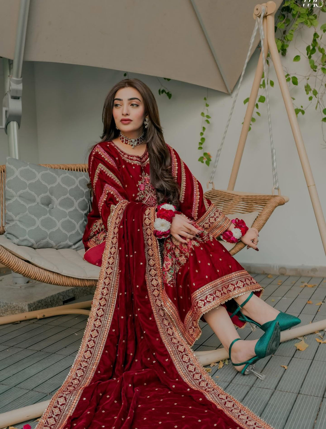 ANEELA'S LUXURY MEHROON VELVET COLLECTION| WITH VELVET SHAWL | TOP PAKISTANI DRESS BY SHAEBIZ