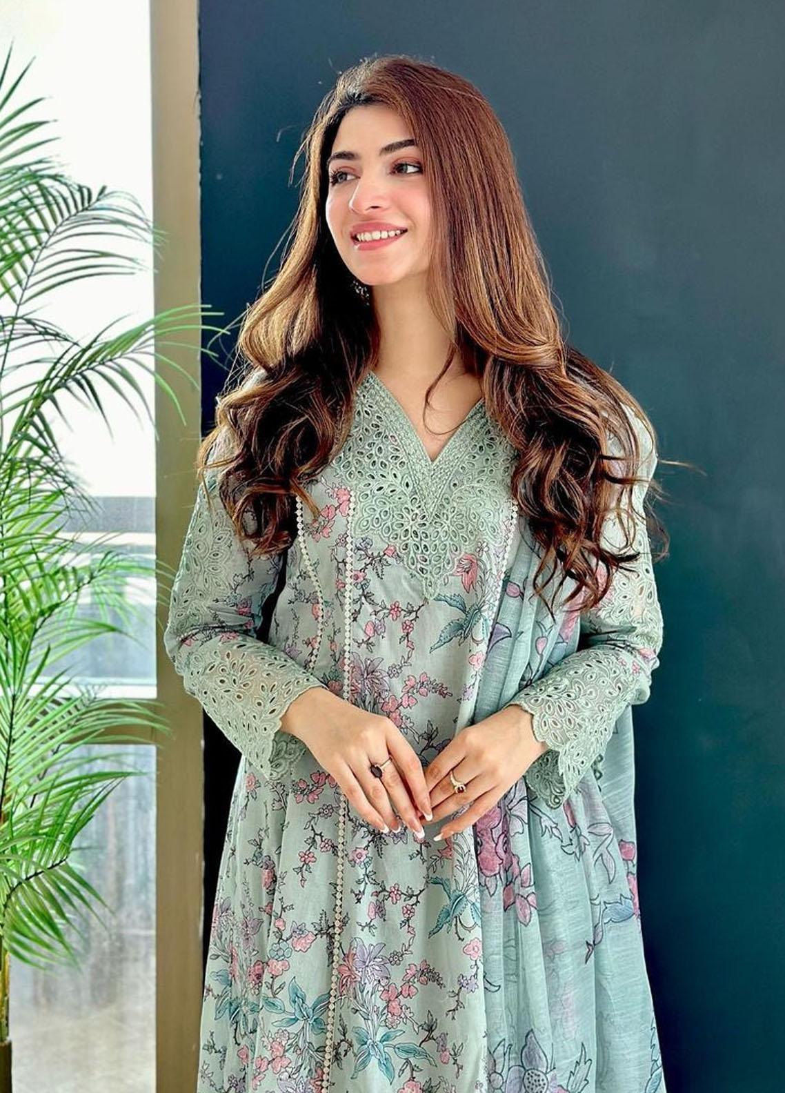 IZNIK DIGITAL LAWN PRINT | FORMAL WEAR UNSTITCH COLLECTION | BY SHAEBIZ