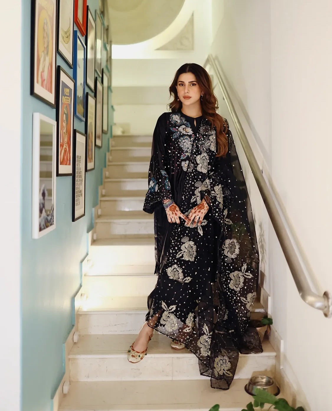 Kubra khan black dress by shaebiz