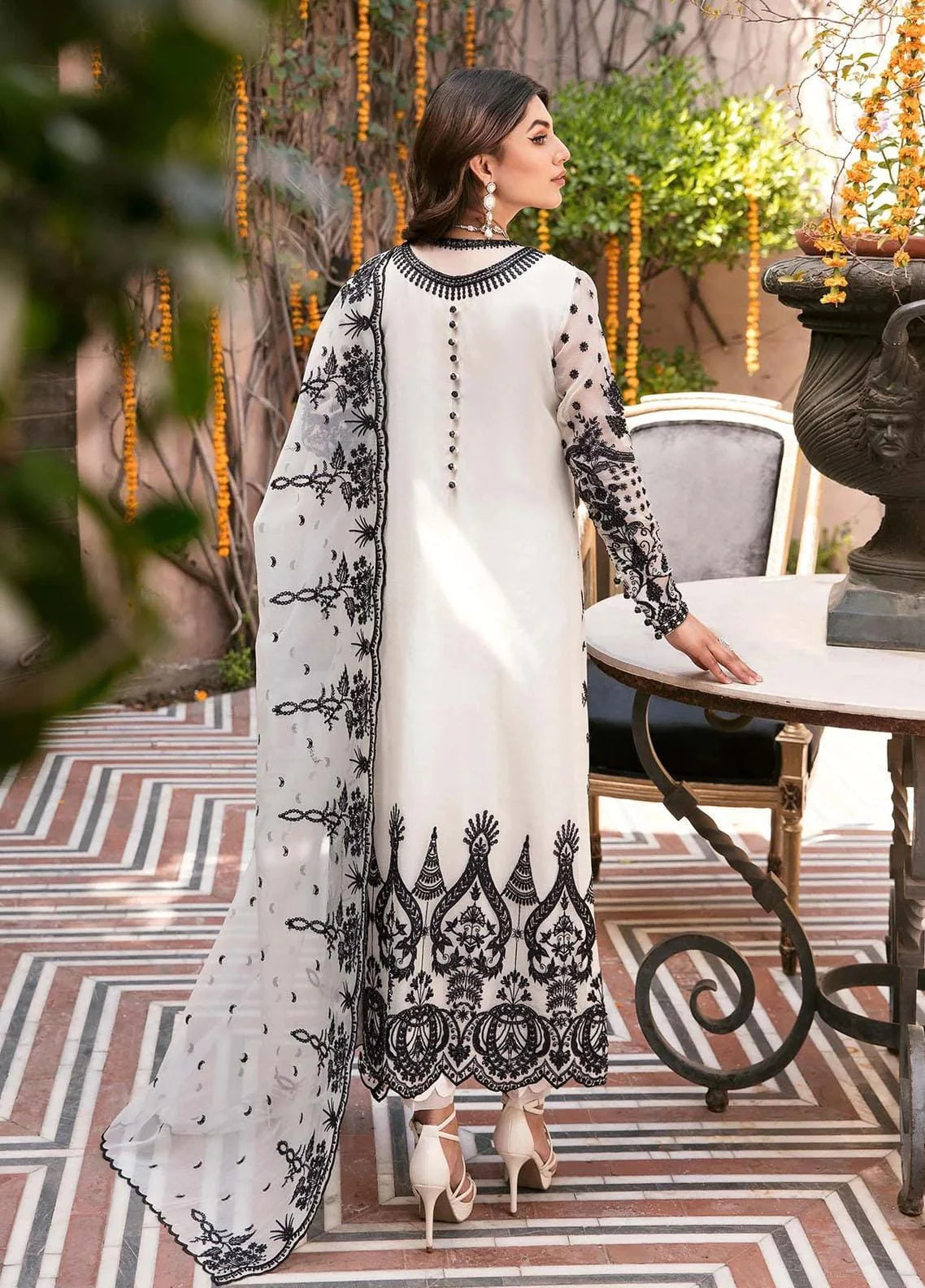 AKBAR ASLAM | WHITE PARTY WEAR CHIFFON COLLECTION | BY SHAEBIZ