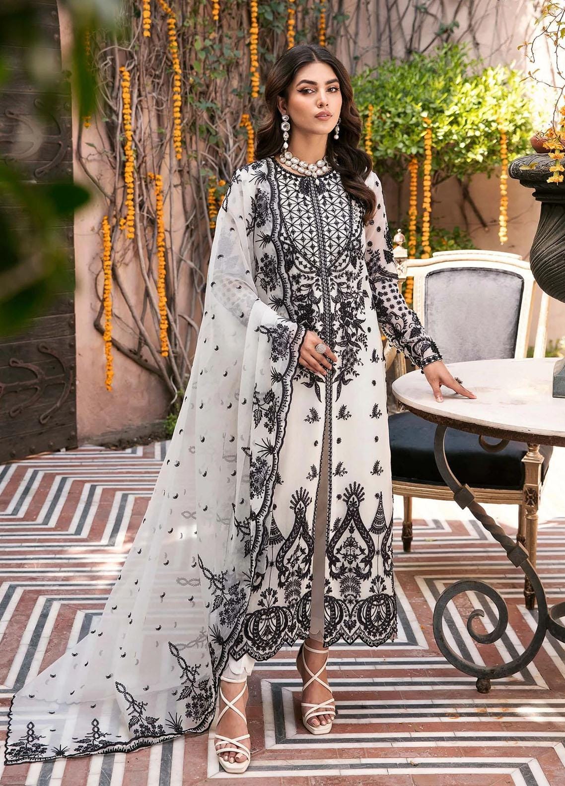 AKBAR ASLAM | WHITE PARTY WEAR CHIFFON COLLECTION | BY SHAEBIZ
