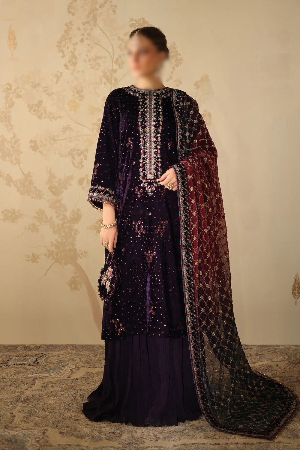 BAROQUE MICRO 9000 LUXURY VELVET COLLECTION| LATEST WINTER COLLECTION| TOP PAKISTANI DRESS BY SHAEBIZ