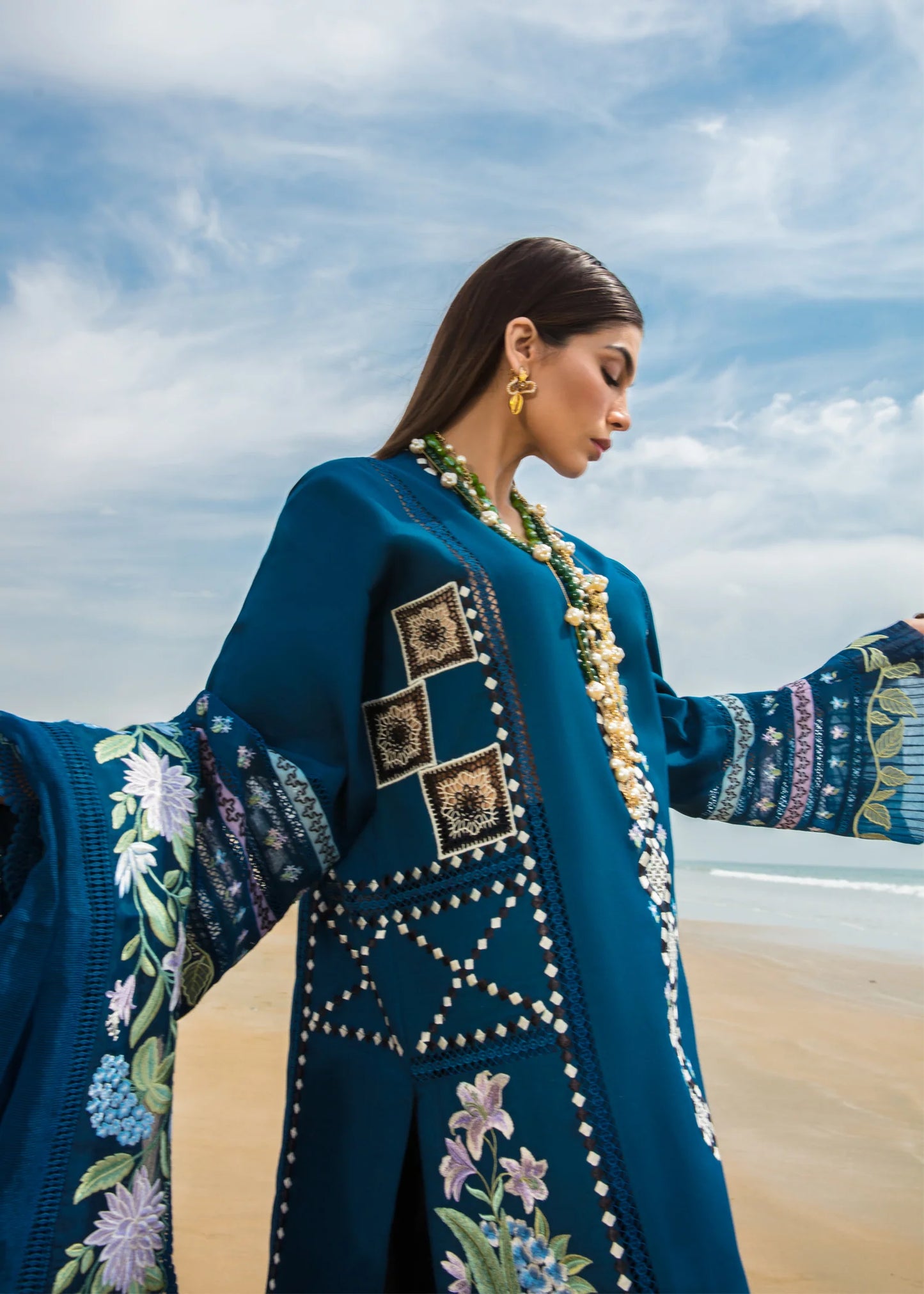 CRIMSON SAIRA SHAKIRA LAWN CHICKEN KARI CODE:CM ZINK